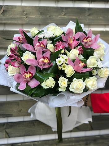Букет цветов из: Розы и Хризантемы в Мингрельской