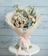 Букет цветов из:  Розы и Лизиантусы #REPLACE_PRED# Мингрельской