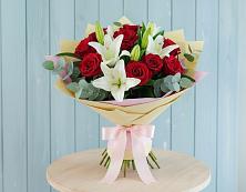 Букет цветов из:  Лилии и Розы в Мингрельской