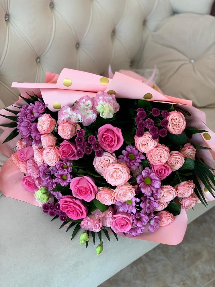 Букет цветов из: Хризантемы, Розы и Лизиантусы в Мингрельской