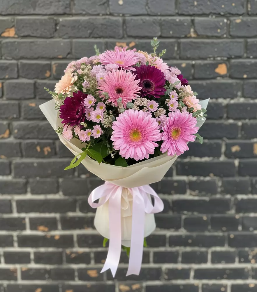Букет цветов из: Герберы и Хризантемы в Мингрельской