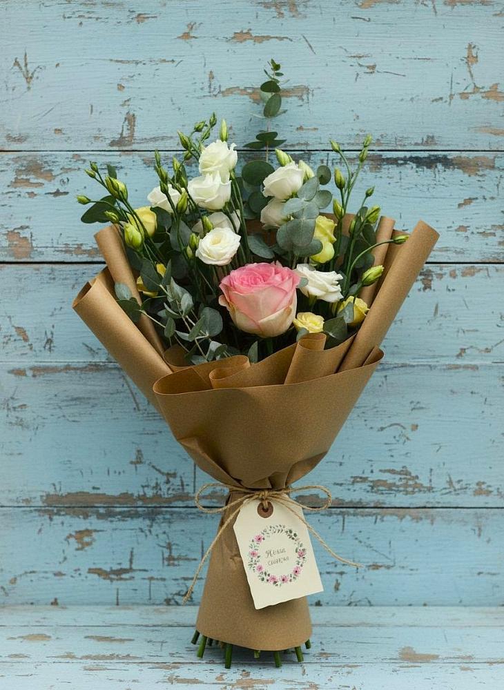 Букет цветов из: Розы и Лизиантусы в Мингрельской