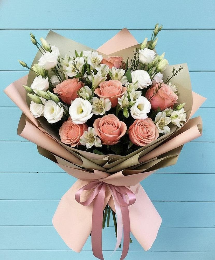 Букет цветов из: Розы, Альстромерии и Лизиантусы в Мингрельской