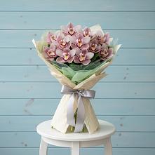 Букет цветов из:  Орхидеи и Розы #REPLACE_PRED# Мингрельской