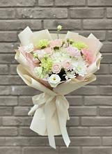 Букет цветов из:  Гвоздики, Розы, Лизиантусы и Хризантемы в Мингрельской