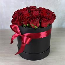 Цветочная композиция из Розы в шляпной коробке в Мингрельской