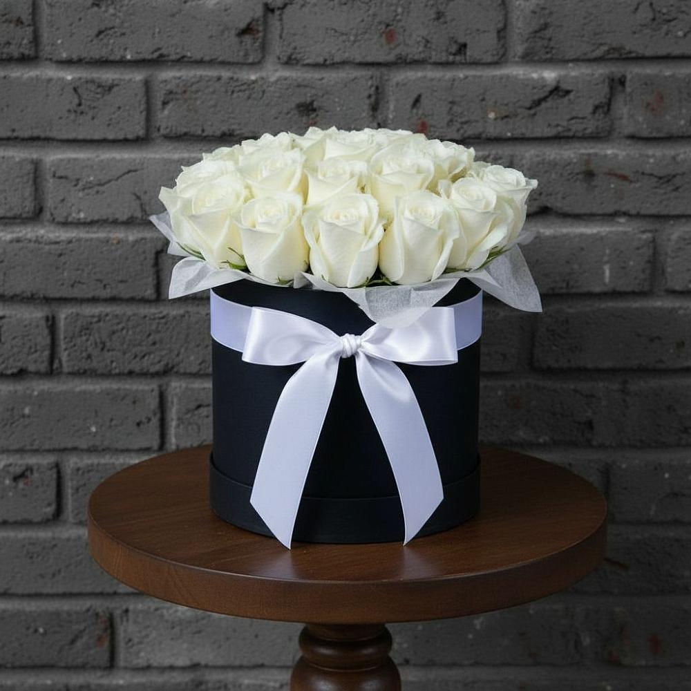 Цветочная композиция из Розы в шляпной коробке в Мингрельской