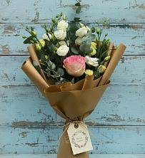 Букет цветов из:  Розы и Лизиантусы в Мингрельской